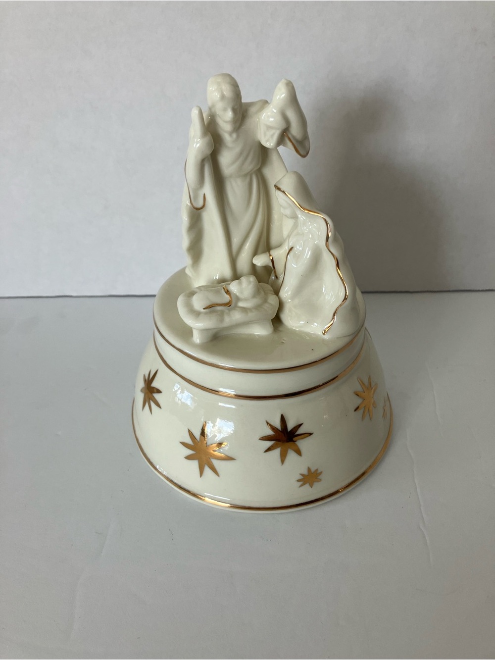 Mikasa Porcelain Holiday Splendor Nativity Music Box